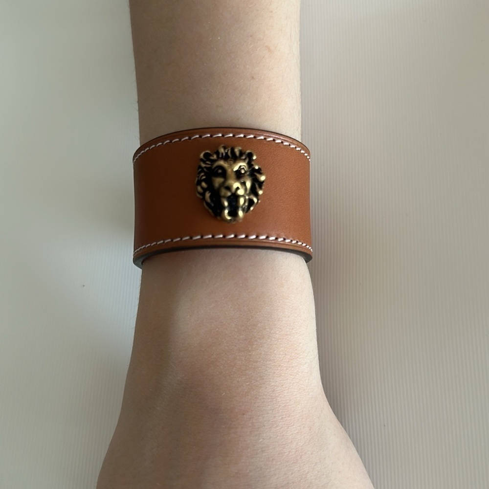 GUCCI leather bracelet authentic 100%